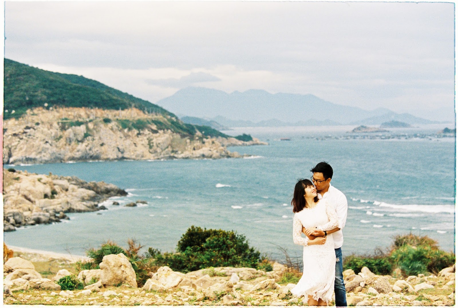 Lần đầu tiên chụp máy film và lấy đi chụp ảnh cưới cho bạn thân